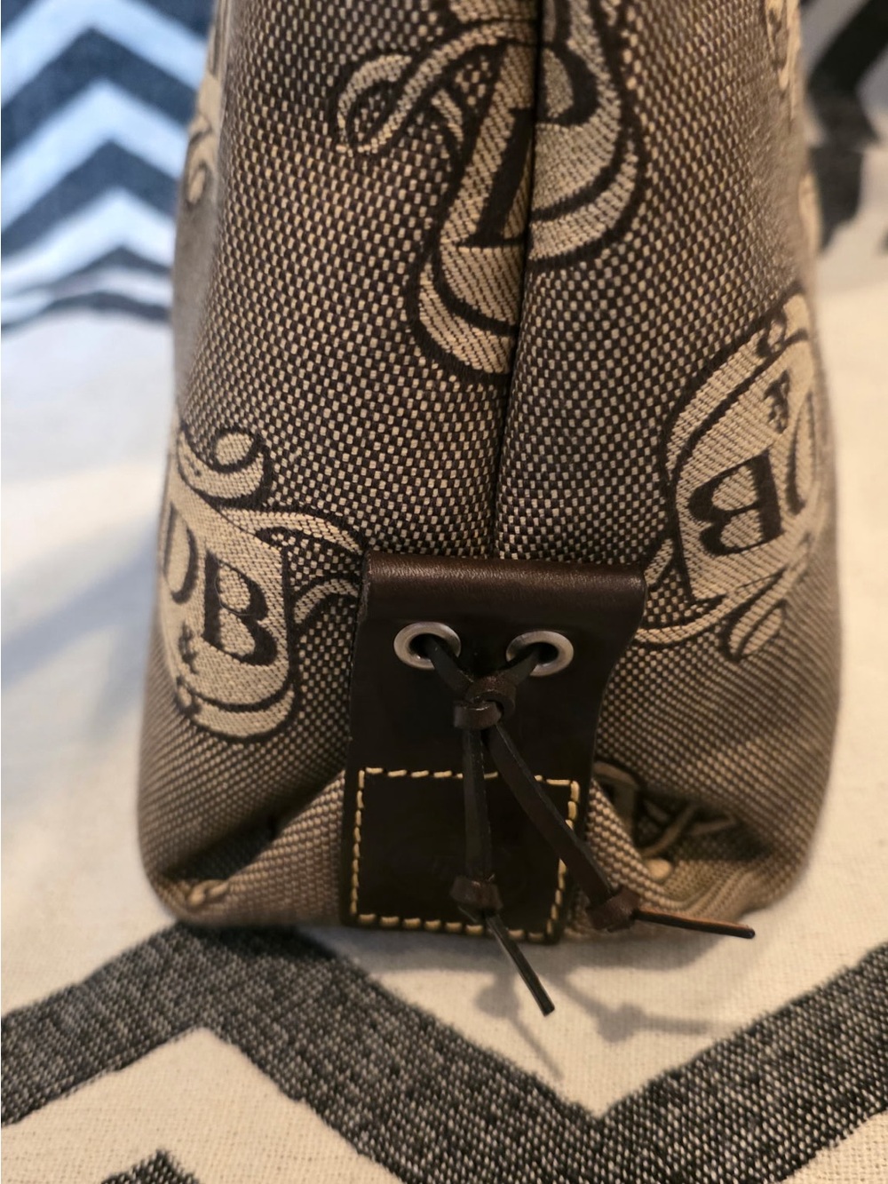 Dooney & Bourke Vintage Brown Signature DB Tote Bag - Picture 3 of 5